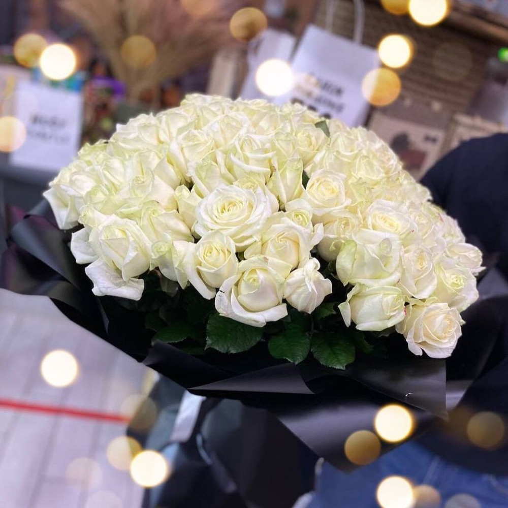 Букет цветов «101 роза в черном крафте» - фото 2