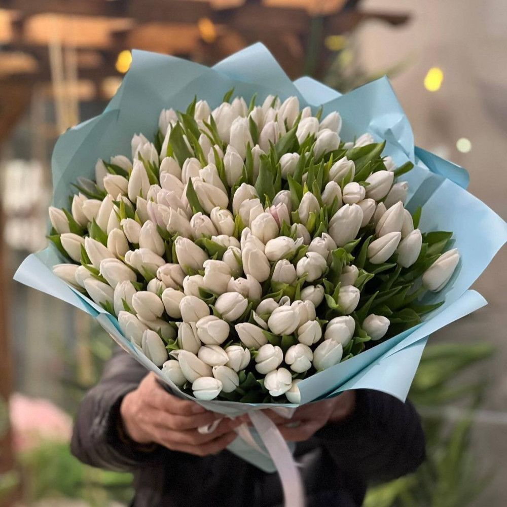 Букет цветов «101 белый тюльпан»