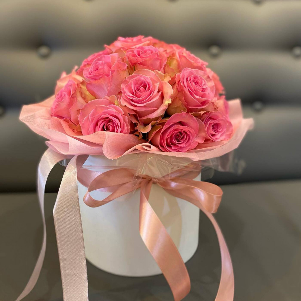 Букет цветов «15 роз в коробке»