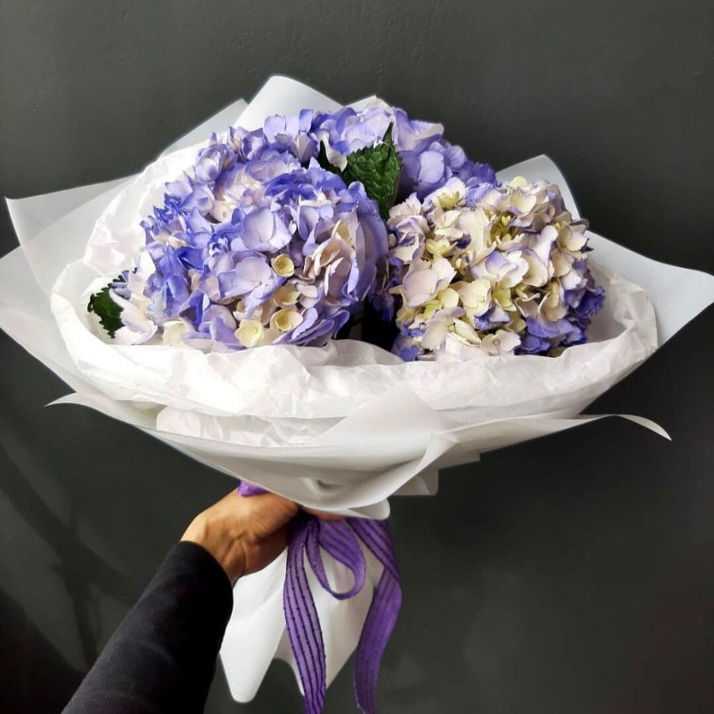 Букет цветов «Букет из 3 голубых гортензий»