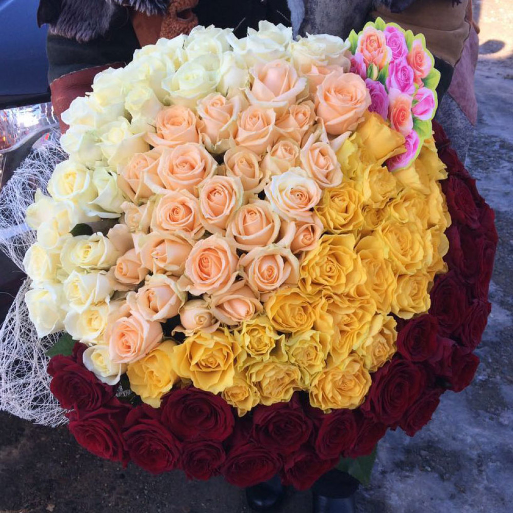 Букет цветов «101 роза яркий микс»