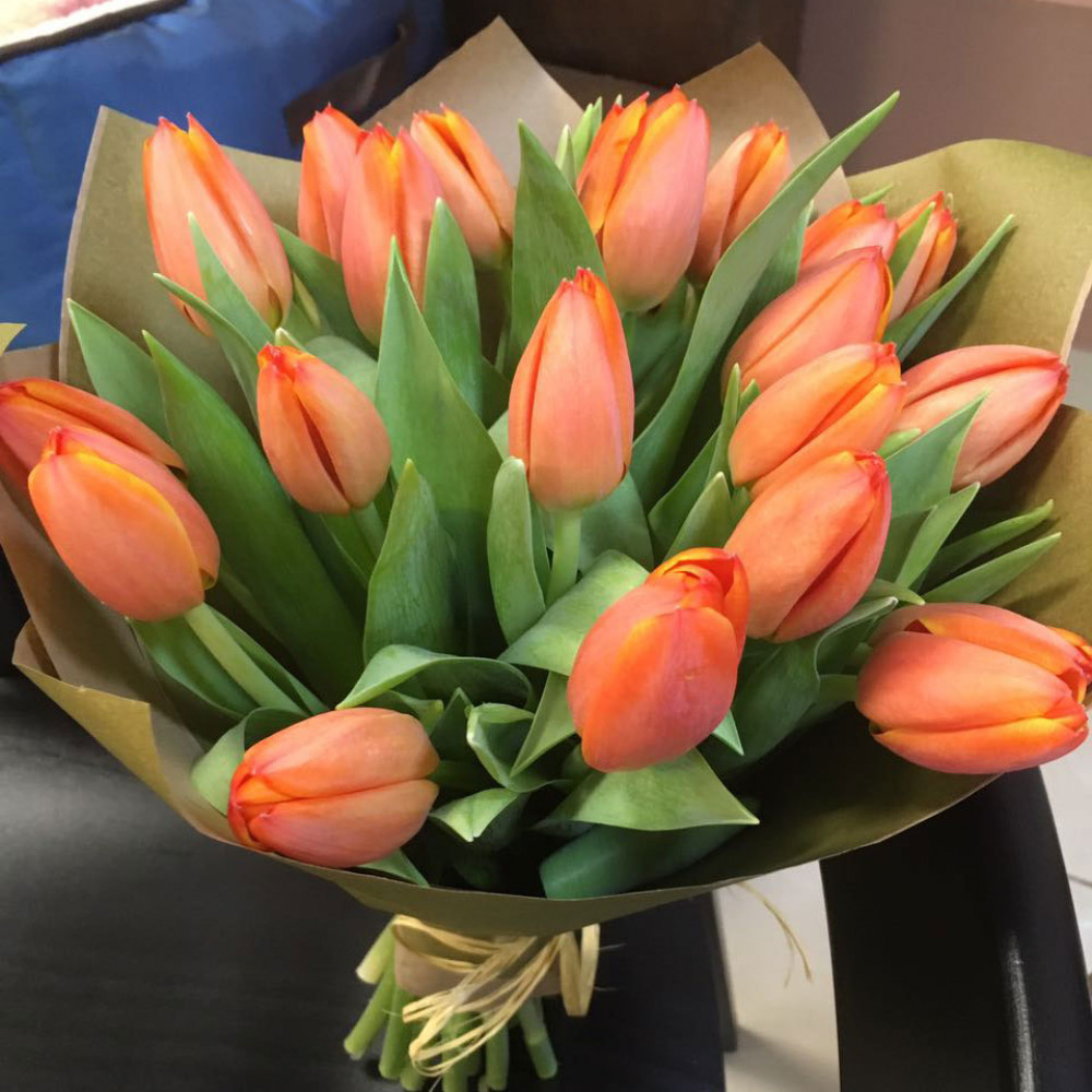 Букет цветов «19 тюльпанов»