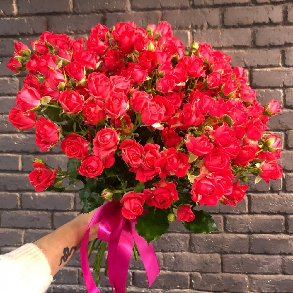 Букет цветов «Букет из 7 кустовых роз»