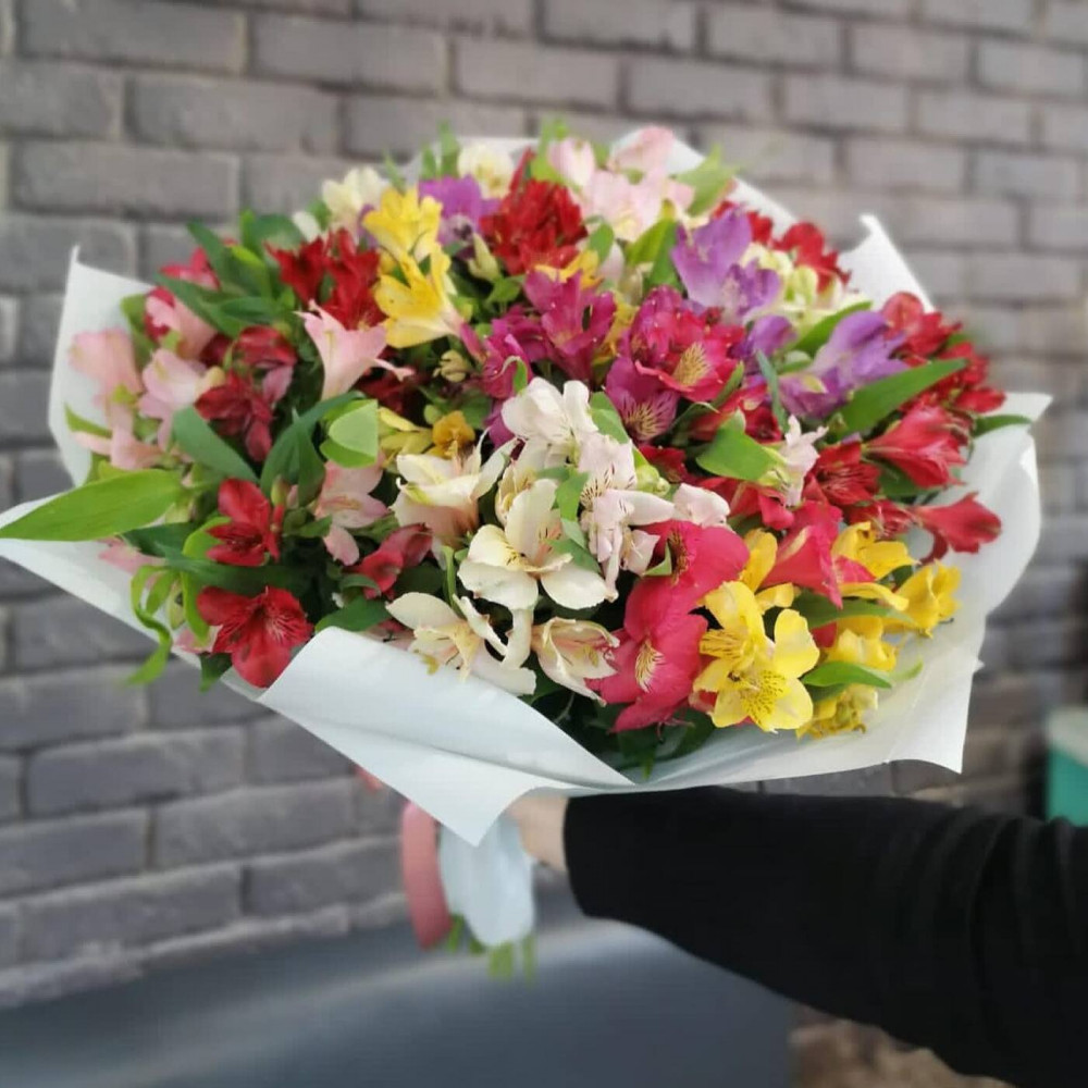 Букет цветов «Букет из 15 разноцветных альстромерий»