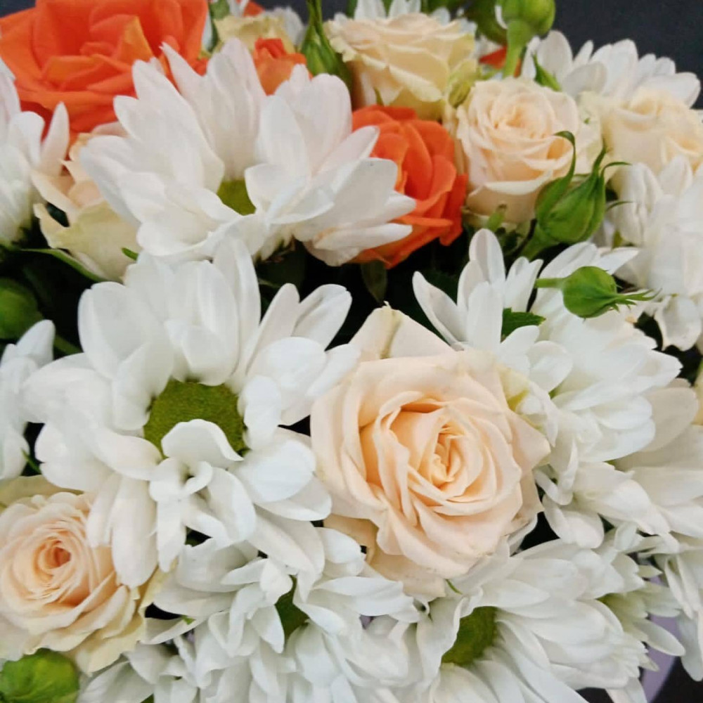 Букет цветов «Композиция из кустовой розы и хризантемы» - фото 2