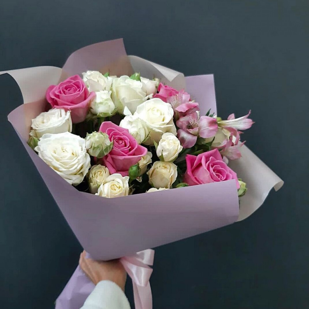 Букет цветов «Букет из розовых роз и альстромерий» - фото 2