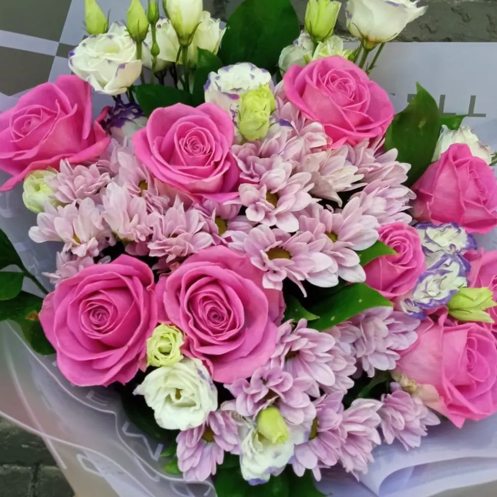 Букет цветов «Букет из розовых роз, хризантем и эустомы» - фото 2