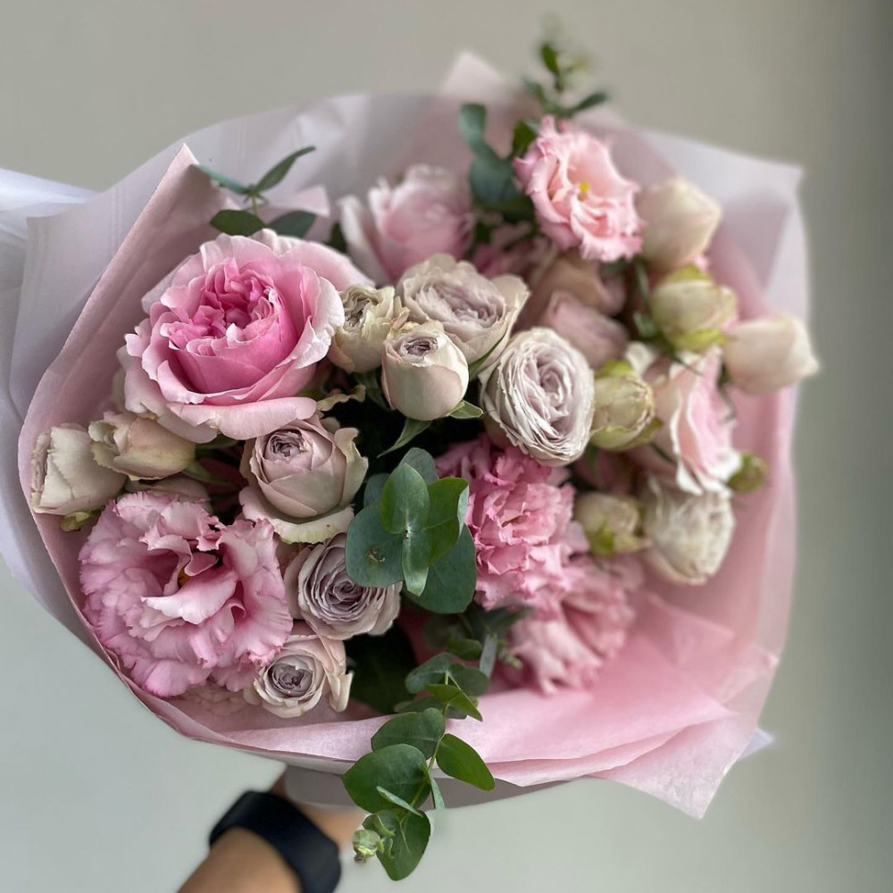 Букет цветов «Белые пионовидные розы»